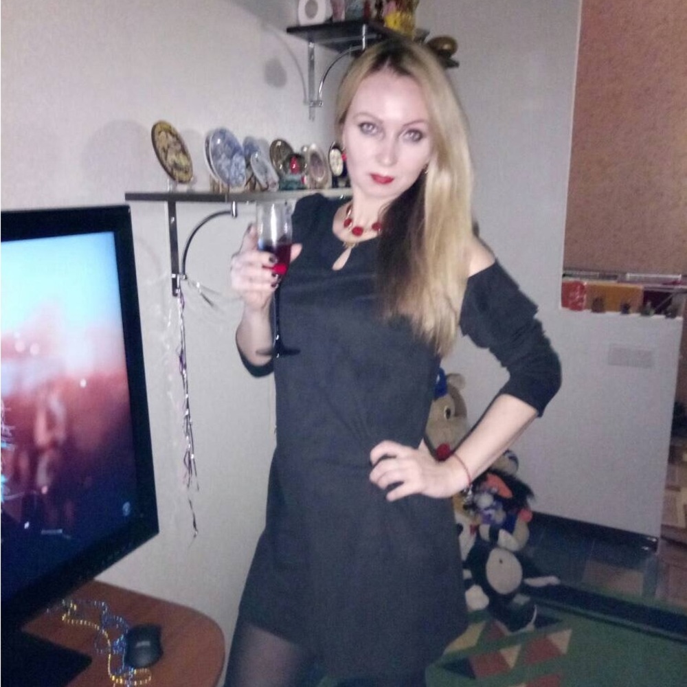 Elegant Black Ruffle Sleeve Dress